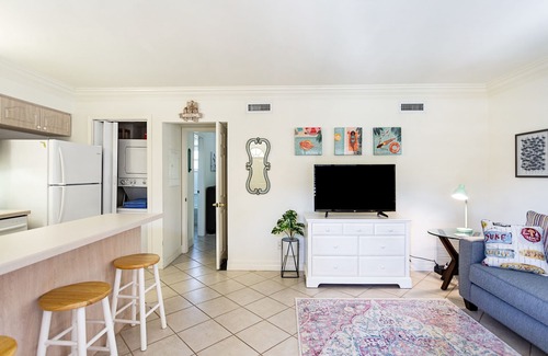 Redevelopment Area Apartment | BellaVita -1BR/1BA in Olde Naples, 5 min walk to 5th Ave S!