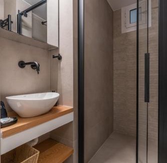 Kypseli Apartment | Belle Étage 4BD 3BA Apt Kypseli Athens