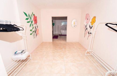 Stewart Town Villa | Belle air Seaview 1 BDRM -2 Queen