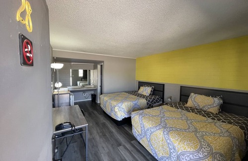 Globe Hotel | Belle-Aire Motel
