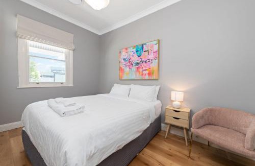 Orange House | Belle Cottage on March - Central High-End Heritage
