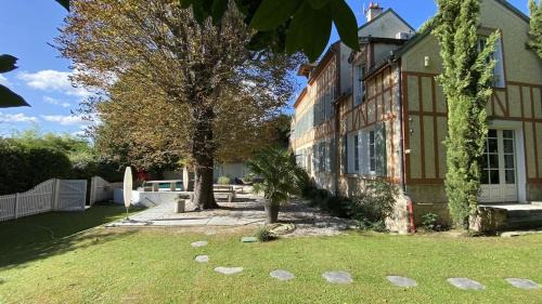 Carrieres-sur-Seine Villa | Belle demeure avec piscine, vue et accès direct à la Seine, très proche de Paris