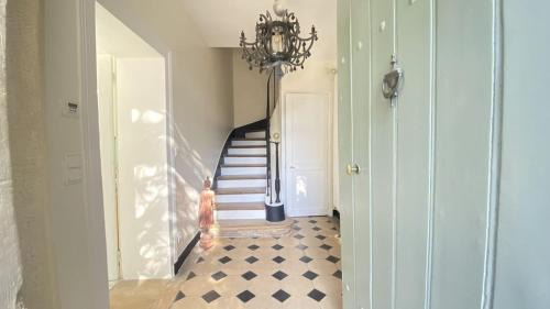 Carrieres-sur-Seine Villa | Belle demeure avec piscine, vue et accès direct à la Seine, très proche de Paris