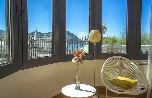 San Sebastian Centro Apartment | Belle Epoque on the Seafront. SPECIAL MEASURES