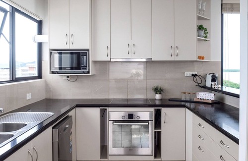 Cairns North Apartment | Belle Escapes 101 Rydges Plaza Esplanade with Panoramic Ocean Views