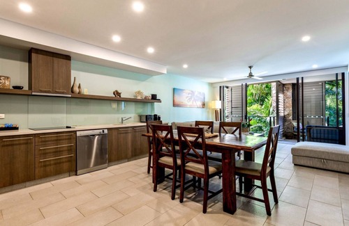 Palm Cove Apartment | Belle Escapes 228-229 Luxury Beachfront Resort Pam Cove