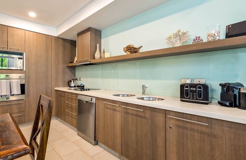 Palm Cove Apartment | Belle Escapes 228-229 Luxury Beachfront Resort Pam Cove