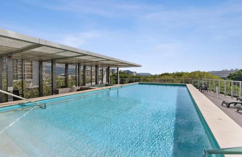 Cairns Central Business District Apartment | Belle Escapes 24 Harbour Lights Water View Apartment