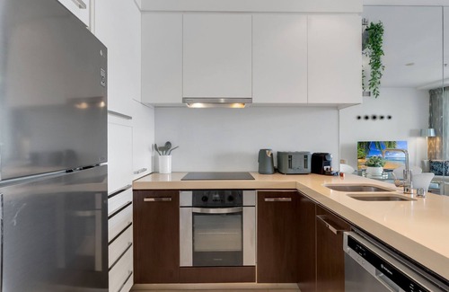 Cairns Central Business District Apartment | Belle Escapes 25 Harbour Lights with Magical Water Views