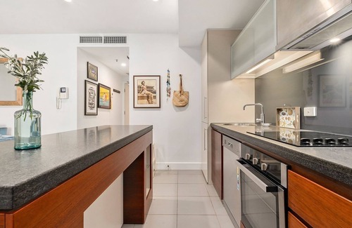 Glenelg Apartment | Belle Escapes - Beachside Apartment in Glenelg