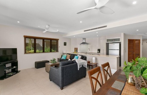 Yorkeys Knob Apartment | Belle Escapes Ground Floor Beachfront Apartment