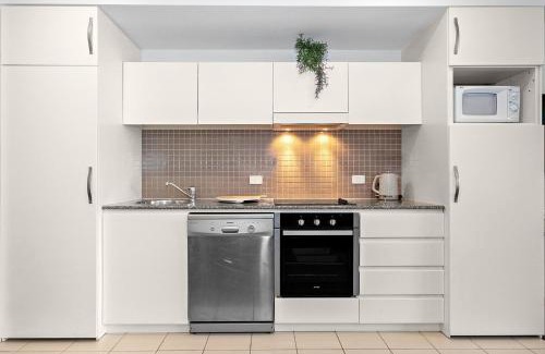 Glenelg Apartment | Belle Escapes - Park View Apartment at The Pier