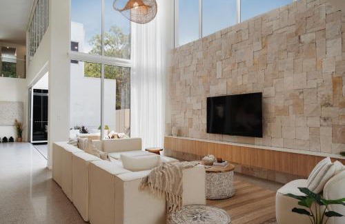 Palm Cove House | Belle Escapes Villa by the C