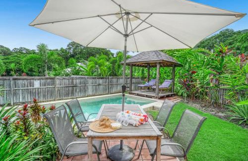 Palm Cove Villa | Belle Escapes Villa Latania Palm Cove