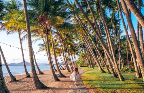 Palm Cove Villa | Belle Escapes Villa Latania Palm Cove