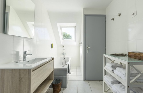 Bangor Apartment | BELLE-ILE: L' Appart Désirade (4 to 6 people)