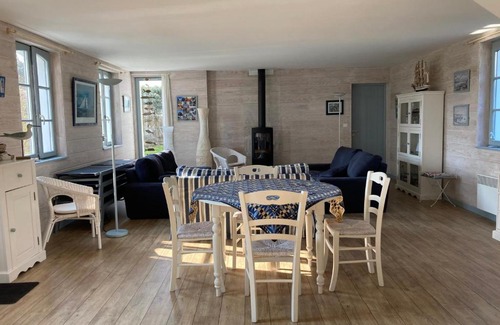 Bangor House | Belle maison à 600m de la mer, jardin, terrasse et tout confort à Bangor - FR-1-418-228
