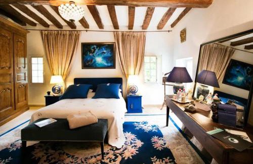 Houx House | Belle maison à Houx avec piscine privée