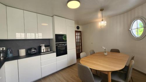 Cachan Villa | Belle maison, 15mn de Paris, 2 parkings gratuits