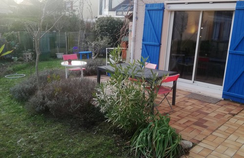 Cergy House | Belle Maison Avec Jardin et Pergola au Cœur de Cergy