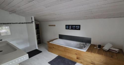 Bazas House | Belle maison avec piscine à 5 min de la cathédrale de Bazas