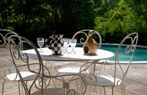 Caylus House | Belle maison de maître - Piscine et jardin privés - Au cœur du village médiéval de Caylus - 4 personnes - Garage
