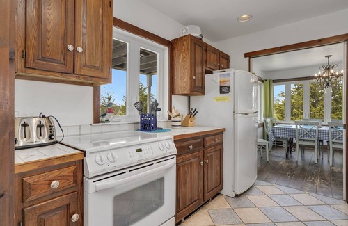 Deep Hole House | Belle of the Bay - Beautiful Custom Waterfront Home!