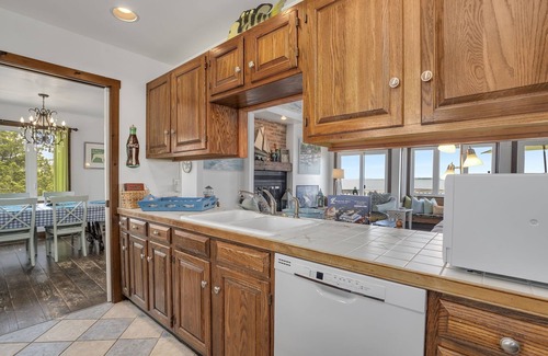 Deep Hole House | Belle of the Bay - Beautiful Custom Waterfront Home!