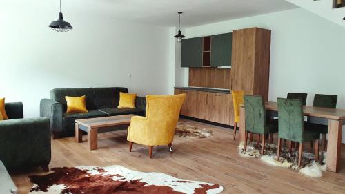 Strellc i Epërm Villa | Belle Resort