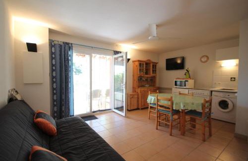 Portiragnes-Plage Villa | Belle villa 2 chambres, 4 à 6 couchages, jolie terrasse avec vue réserve dans résidence sécurisée avec piscine commune 800 m de la mer LRCS76