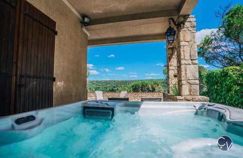 Bagnols-sur-Ceze Villa | Belle Villa avec Superbe vue, Piscine et Jacuzzi
