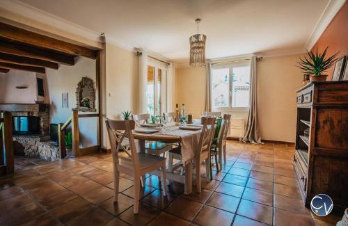 Bagnols-sur-Ceze Villa | Belle Villa avec Superbe vue, Piscine et Jacuzzi
