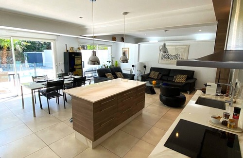 Castelnau-le-Lez House | Belle Villa Contemporaine Climatisée Avec Piscine. Environnement Très Calme!