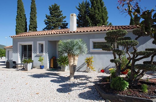 Sollies Pont Villa | Belle Villa moderne avec piscine et jardin