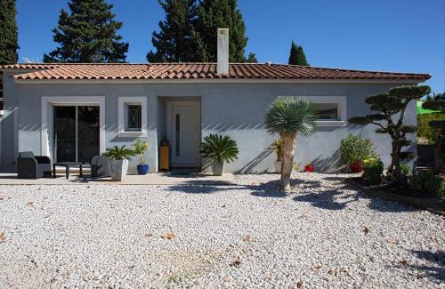 Sollies Pont Villa | Belle Villa moderne avec piscine et jardin