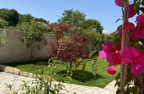 Assas Villa | Belle Villa Typique du sud Dans la Nature Avec Grande Piscine