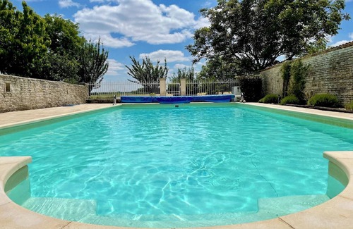 Aubigne House | Belle Vue - beautiful house, large private pool and gardens