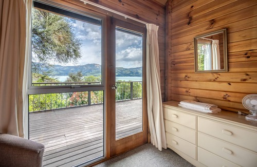 Akaroa House | Belle Vue Haven - Akaroa Holiday Home