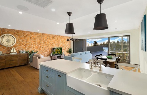 Kiama Apartment | Belle Vue- Penthouse at Black Beach