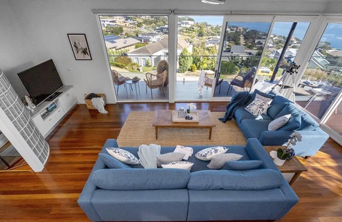 Mount Martha House | Belle Vue - Perched up high on the hills of Mount Martha with amazing views