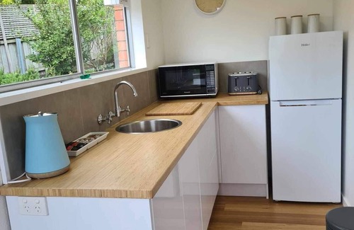 Rosny Apartment | Bellerive Bluff 2 Bedroom Apartment has water views, close to Restaurants, Beach