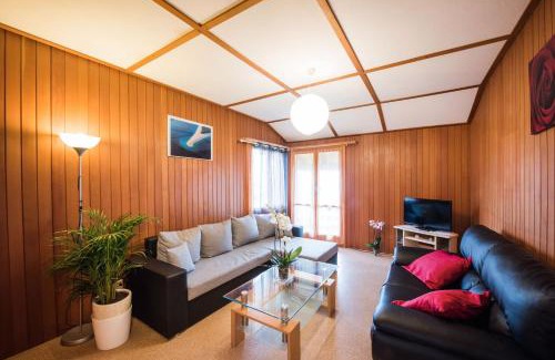 Brienz Apartment | Bellerive - Partial lake view
