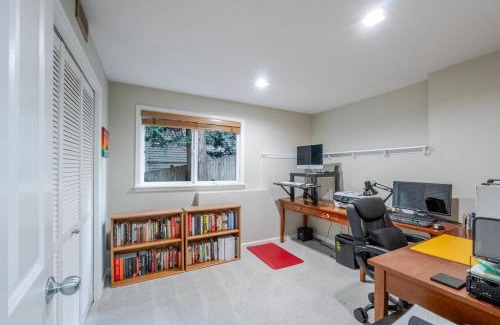 Northwest Bellevue Apartment | Bellevue 1BR w Bike Storage WD nr coffee SEA-251