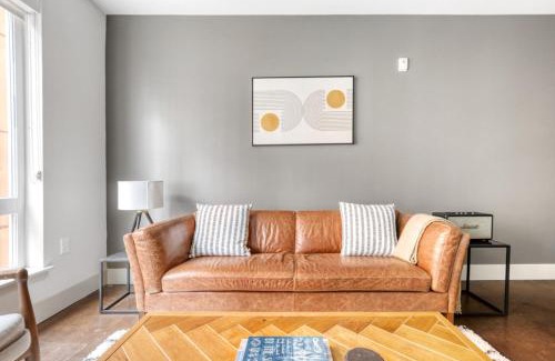 West Bellevue Apartment | Bellevue 1br w wd gym lounge nr Downtown Park SEA-528