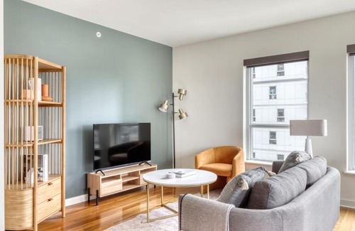 Northwest Bellevue Apartment | Bellevue 2BR w Gym WD Roof nr Downtown Park SEA-464