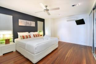 Trinity Beach Apartment | Bellevue At Trinity Beach