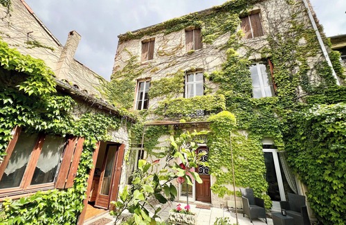 Carcassonne House | Bellevue Cité 1km*Citadel View*Garden*Aircon*Private car park*Charming*Quiet