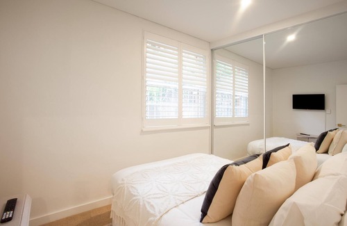 Bellevue Hill Apartment | Bellevue Courtyard Oasis (ISYD) - Serene 2 bedroom courtyard apartment in Bellevue Hill