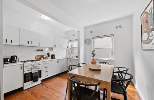 Bellevue Hill Apartment | Bellevue Hill 3BR Escape with Full kitchen