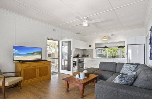 Culburra Beach House | Bellevue - overlooking serene Lake Wollumboola